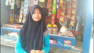 Penjaga warung cantik di kampung terpencil