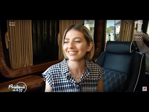 Acasă la Răzvan și Lidia Buble. Artista are o pasiune pentru hainele de scenă