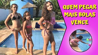 DESAFIO DA PISCINA | QUAL MENINA PEGA MAIS BOLA DENTRO DA PISCINA? 🥰🥰