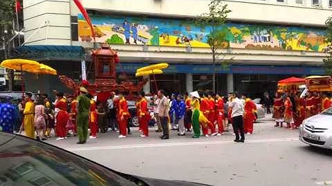 Lễ rước Đức Ông Trần Quốc Nghiễn ở thành phố Hạ Long, Quảng Ninh