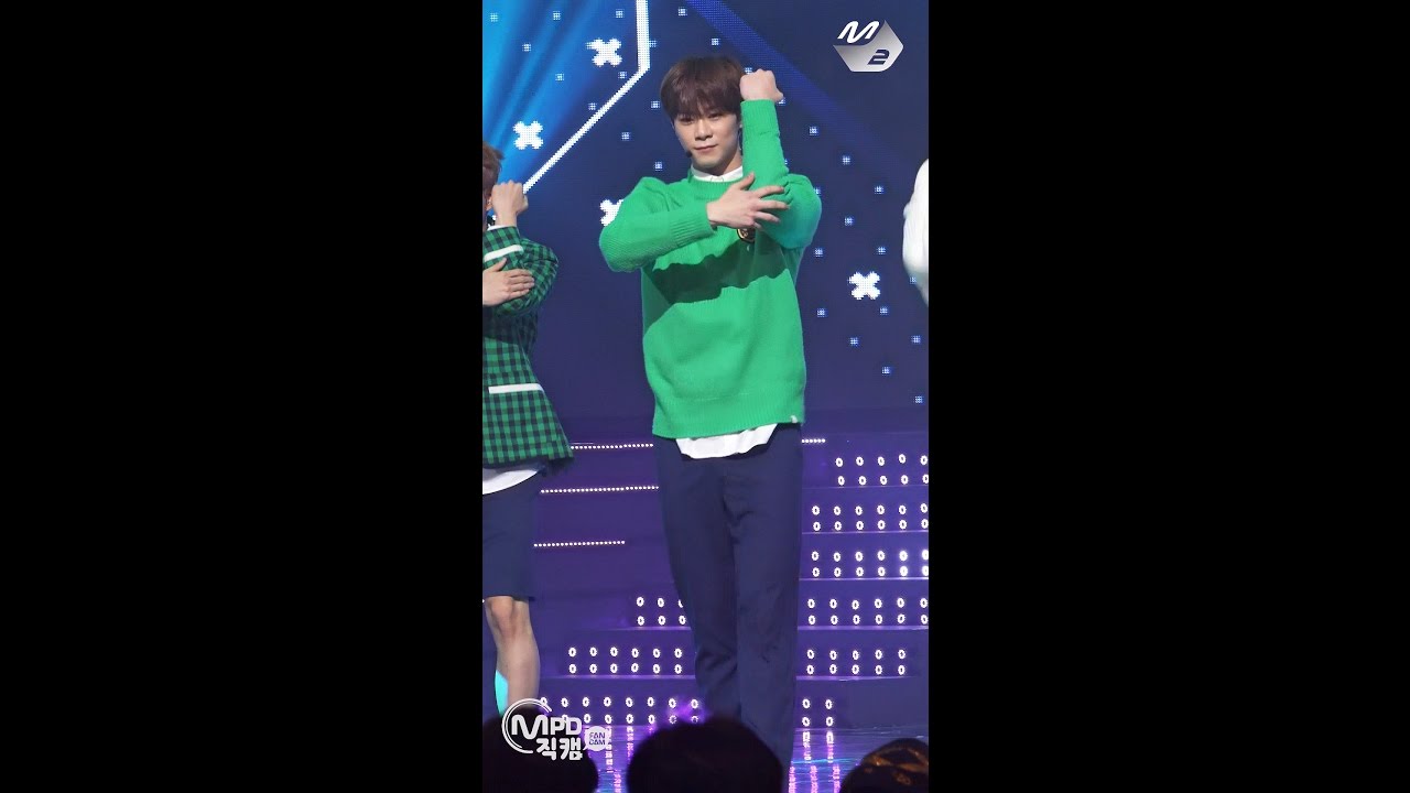 [MPD직캠] 아스트로 문빈 OFF THE RECORD 누난 너무 예뻐 직캠 ASTRO MoonBin Fancam @엠카운트다운_161110