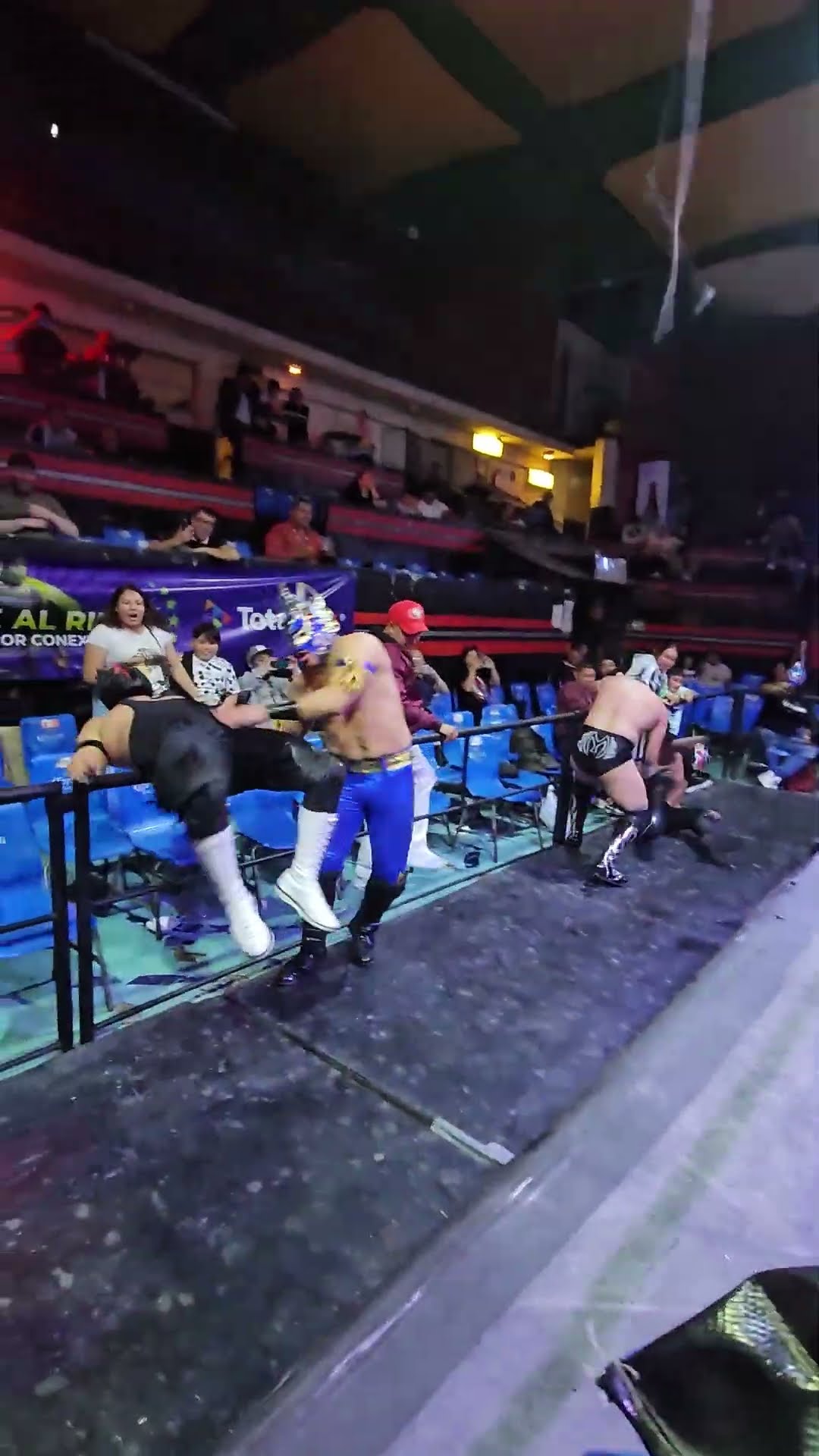 Topes de Laredo y Flamita en la Arena Naucalpan