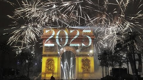 New Year's  2❤25 : Paris celebrates with Amazing fireworks around  Eiffel Tower🗼|| #france #paris