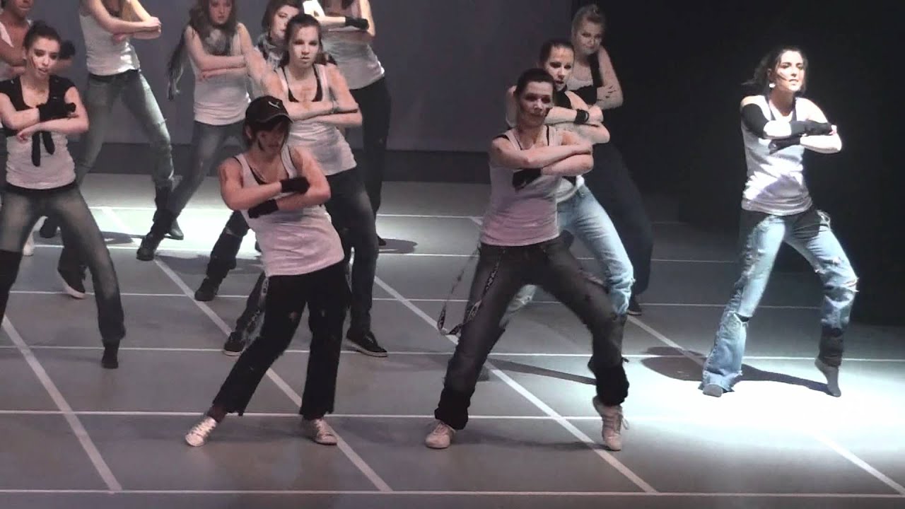 Danceschool DSN - Streetdance Show 'back in time'