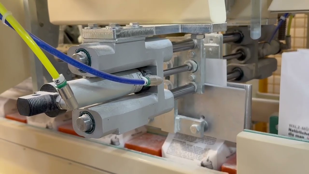 flexible Kleinpaketierung für Mehl und Backmischungen für 1kg und 2,5 kg mit Näh- und Klebeverschluß