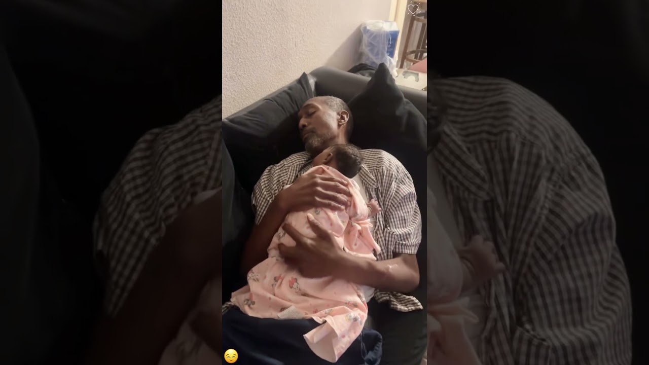 They baby loves grandparents❤️❤️ 