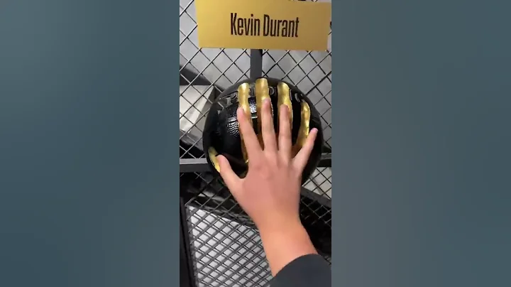 NBA players have the biggest hands on the planet 😂 (via @arm1ne_7) - DayDayNews