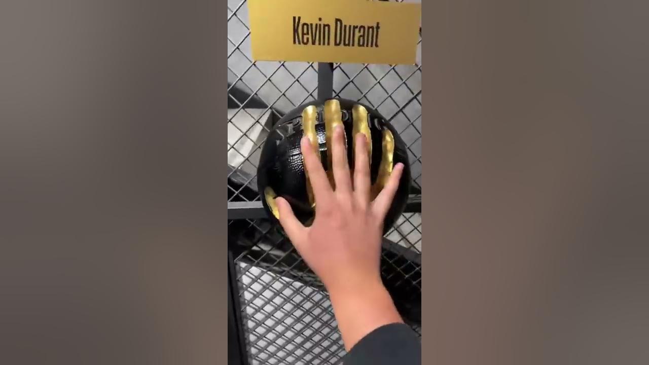NBA players have the biggest hands on the planet 😂 (via @arm1ne_7)