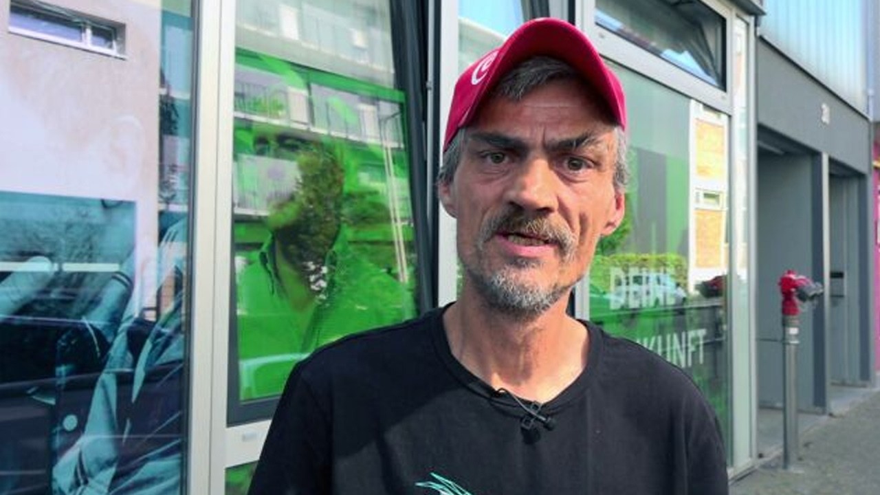 Hartz and Hearty" Dieter: Bitter job rejection after internship – THIS was the real reason - YouTube