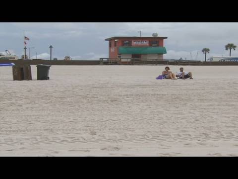 CNN: Oil ruins summer tourism for Pensacola