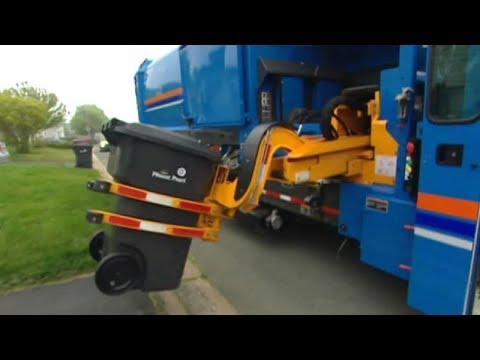 Garbage Collection in Vancouver, Canada - YouTube
