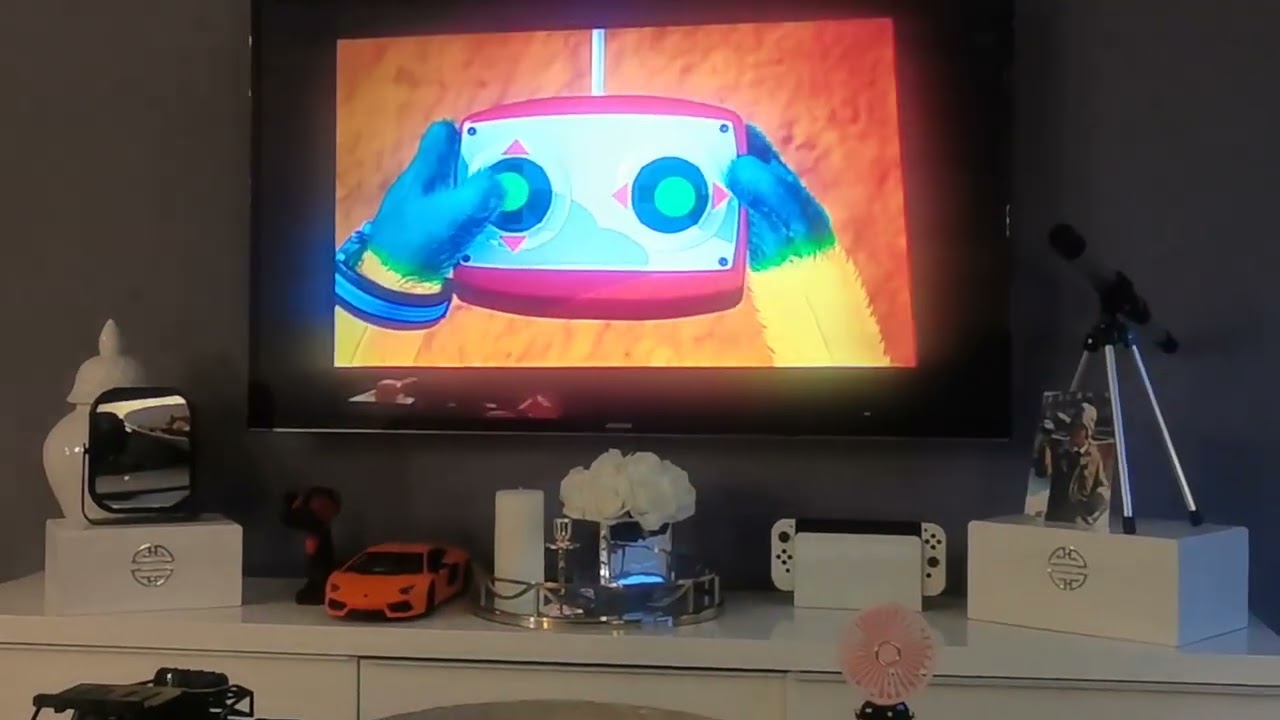 SPECIAL AGENT OSO EPISODE DR GO: OSO TEACHES EMILY HOW TO RACE THE REMOTE CONTROL CAR 