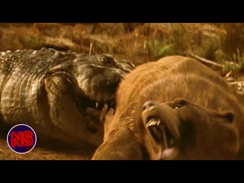 Grizzly Bear vs Giant Crocodile Battle | Lake Placid | Now Scaring