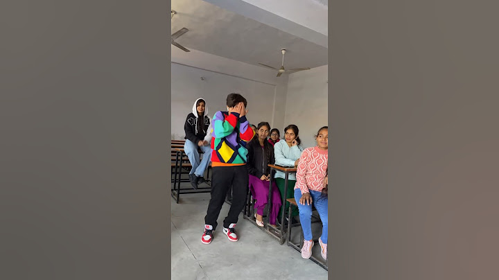 Moye moye in class 😂|| trending shorts #viraldance #ytshorts #trending #collegedance #collegelife
