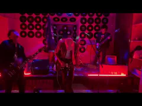 Perfidia - Parasitic Passenger (En Vivo En Pachupa Rooms)