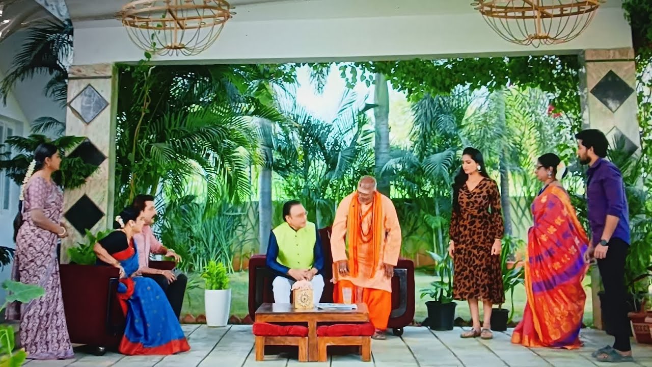 Karthikadeepam latest promo దీపకీ తన బిడ్డ జాగ్రత్త అని చెప్పిన గురూజీ షాక్ లో దీపా కార్తిక్