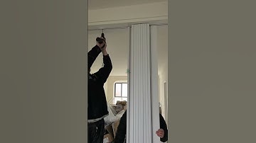 Cửa vách kéo giúp biến không gian sống trở nên gọn gàng, tiện lợi và hiện đại chỉ trong vài giây.