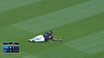 LAD@SD: Kemp snares liner with sliding grab