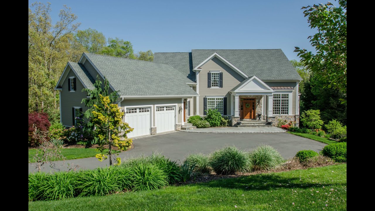 Custom Cape Cod/Colonial Combo! 42 Steep Hollow Drive, Glastonbury CT