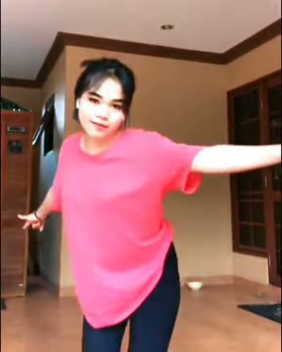 Cewek cantik viral goyang tiktok//story wa 30 detik