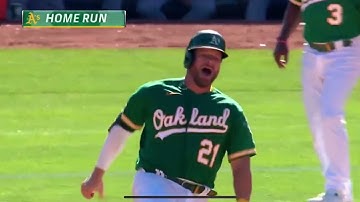 Stephen Vogt hits home run in final at-bat of 10-year Major League Baseball career.