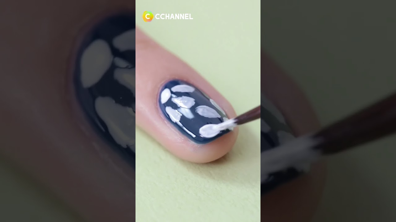 เพ้นท์ลายเล็บดอกไม้สไตล์อาร์ต 🌸