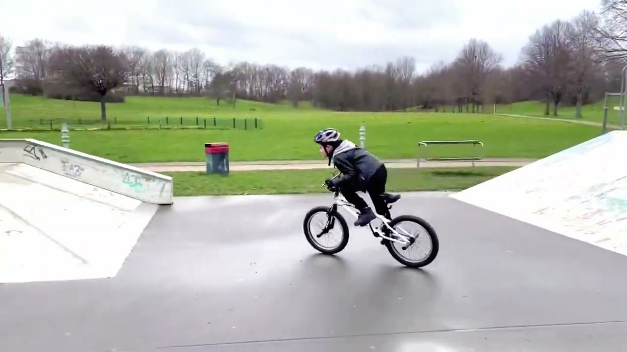 Hiland Redeem 1.0 BMX Bike Outdoor Display Video - YouTube