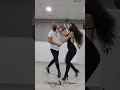 Salsa en línea de la mano de los grandes Sergio y Noe, en sus clases de Dancing Dreams Madrid.