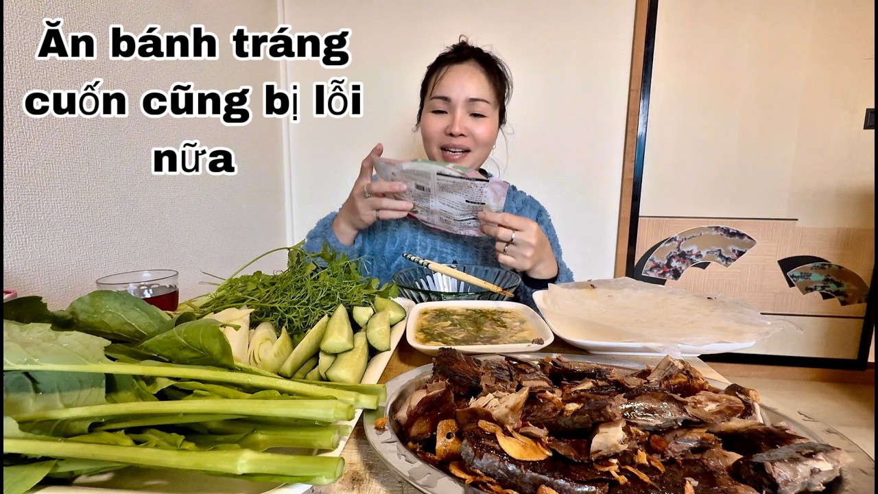 Cá nướng cuốn bánh tráng.bị lỗi khi sử dụng bánh tráng.làm nhai muốn trẹo hàm răng