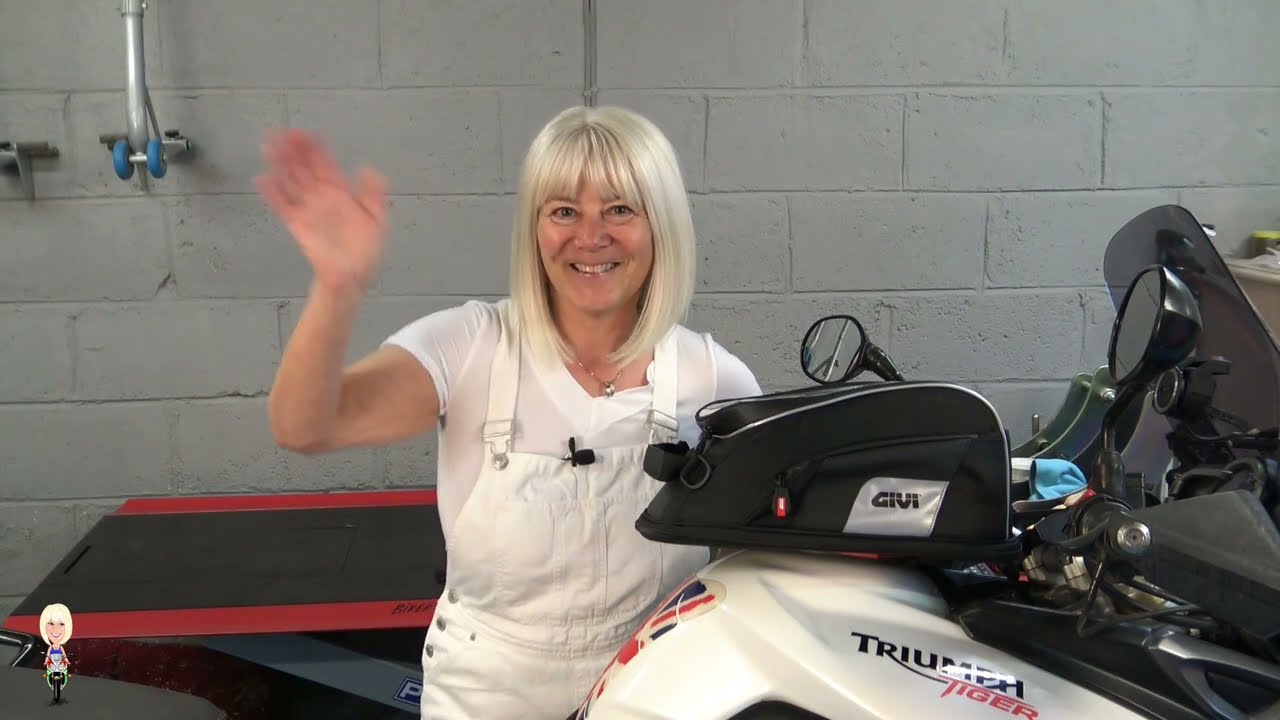 Unpacking the Givi Tanklock tank bag - YouTube