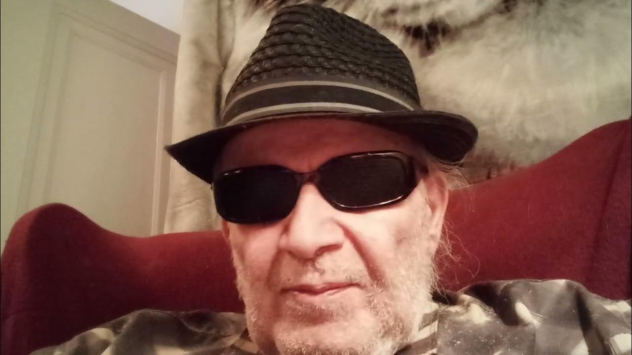 "JINGLE BELLS," BY WILLIE NELSON AND MIMED BY FRANKIE THE UNKNOWN