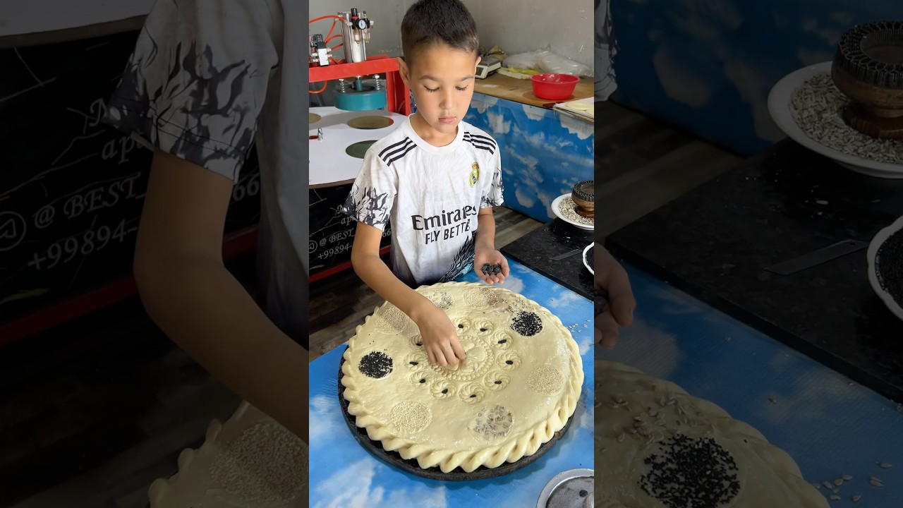 My Little Helper Made This Giant Bread Possible! 😍🍞 #food #foodie #shorts