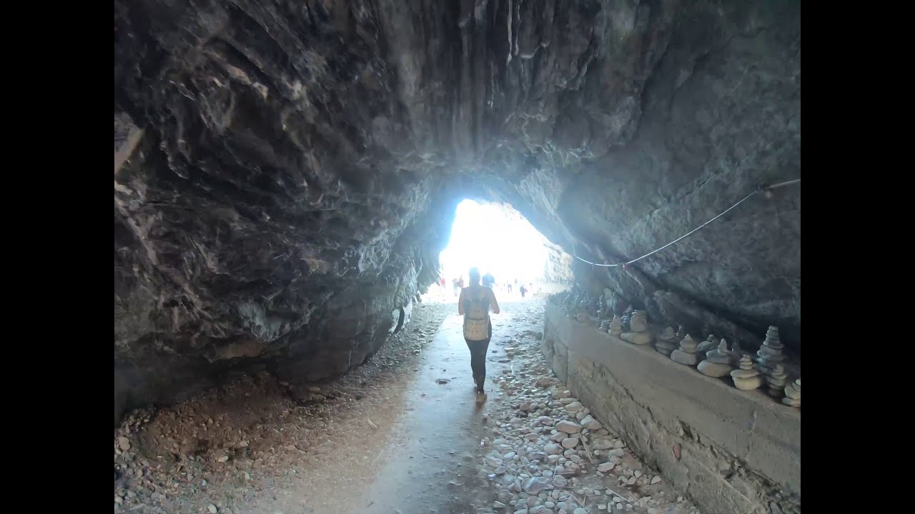 Cinque Terre Beach ( Cave Beach, Monterosso, Italy) 🇮🇹