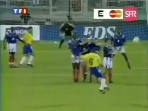 Roberto Carlos destroying laws of physics vs France, 1997