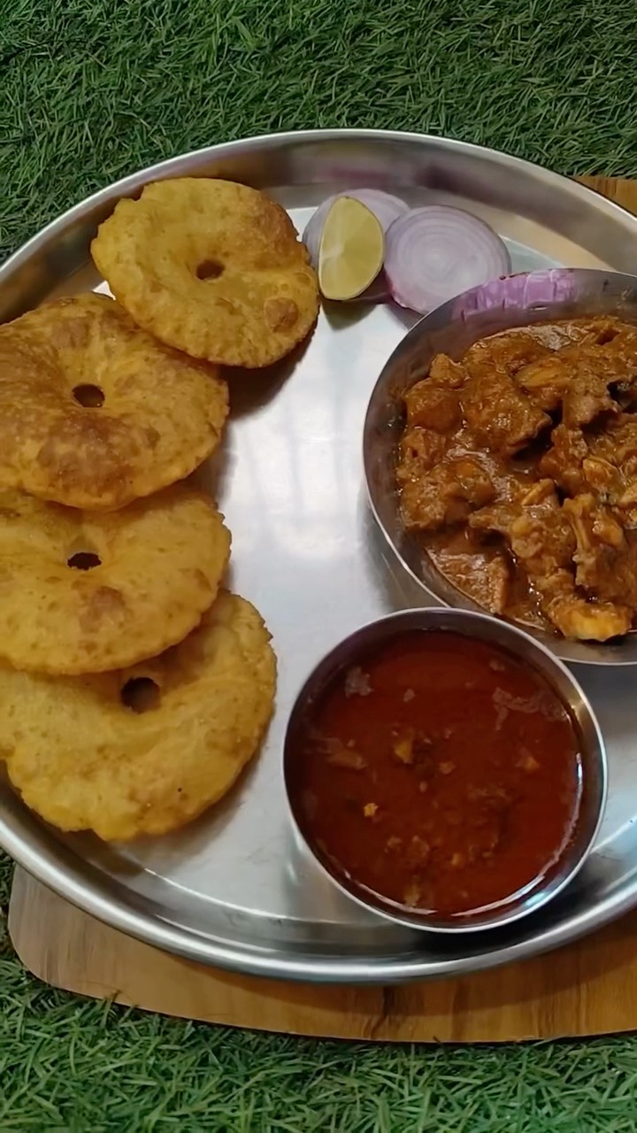 आम्ही खादाडी - ShareChat