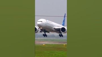 Boeing 777-300(ER) Garuda Indonesia Landing Runway 06 Bandara Soekarno Hatta