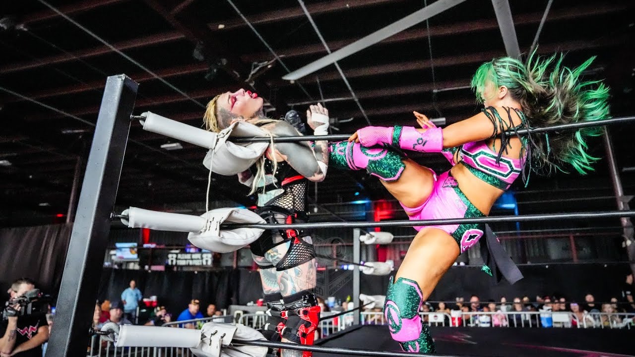 "Your Hero" Airica-Demia Vs. Lindsay Snow (Official Footage)  - SHINE