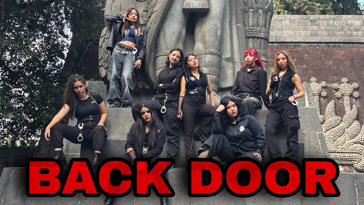 Stray Kids “Back Door” dance cover en México by KIRAE 💫