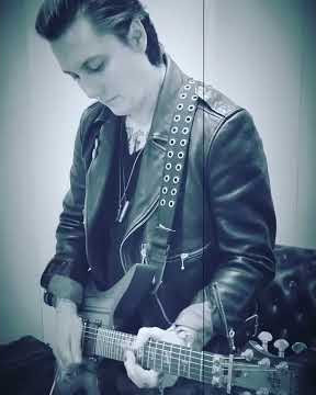 Synyster practicing M.I.A. in Hyvinkää, Finland [06.09.2018]