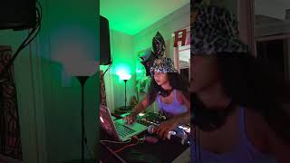Coco Jenkins Playing Her Beats Live At A House Party