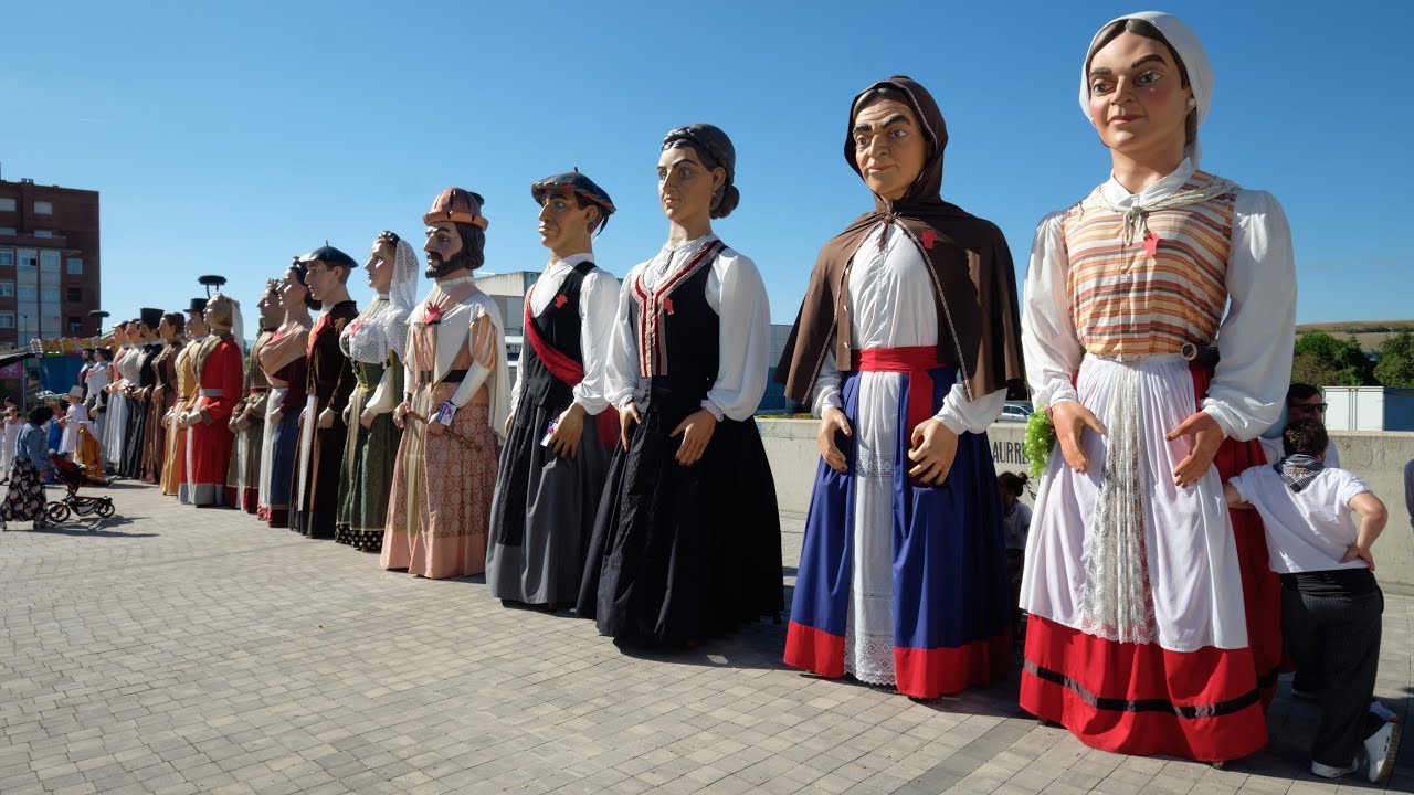Gigantes de Berriozar, Burlada, Aoiz, Huarte y Bergara. Fiestas de Berriozar.
