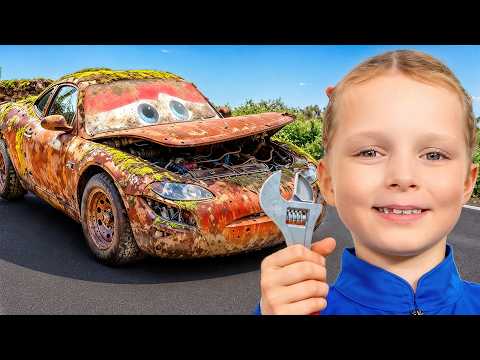 Kids Fix a Lightning McQueen Toy Car with a Mechanic 🔧🚗
