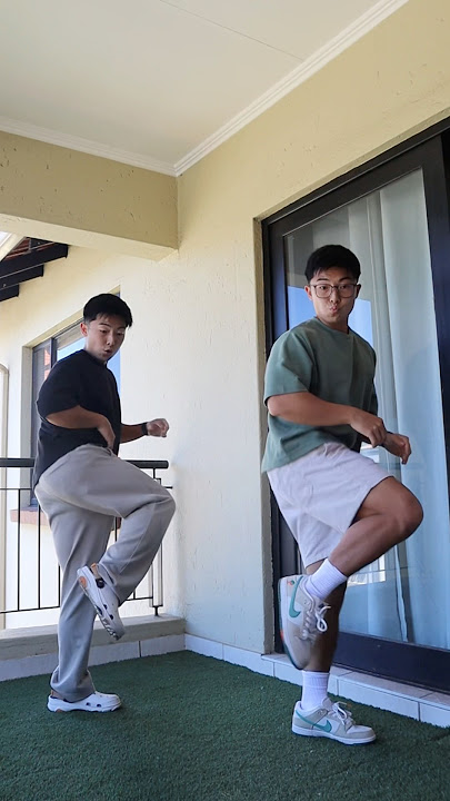 Who did it better ? 😛🤔 #uJonesFam #amapiano #dance #danceshorts #wiralang #amapianodance #family