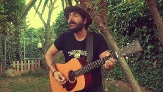 Video thumbnail of "Capitán Cobarde - En el ángulo muerto (Lapido)"