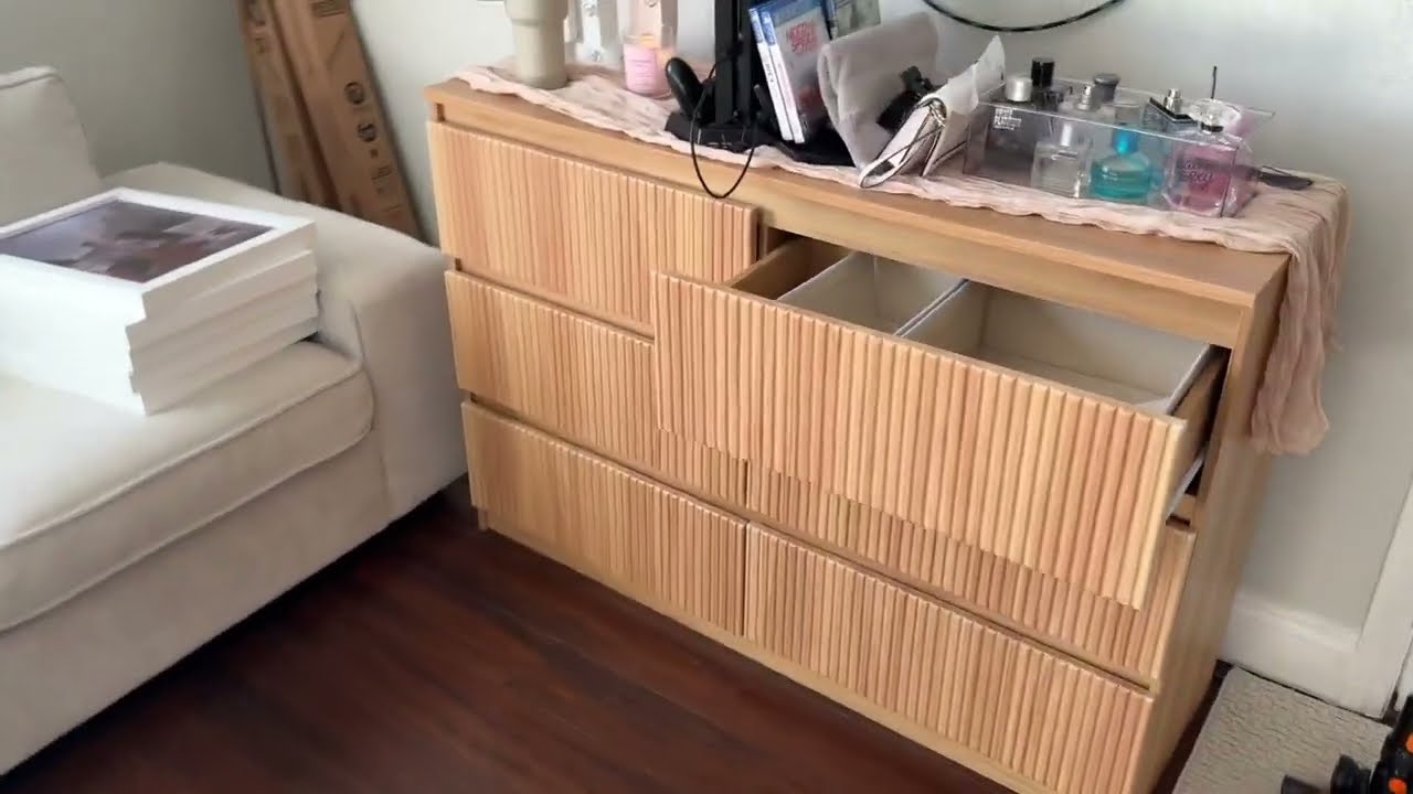 Fluted 6 Drawer Dresser with Power Outlet and LED Lights, Boho Chest of Drawers with Charging Statio