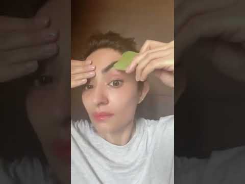 Video: Puas gua sha contour face?