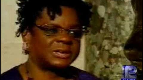 Rep. Gwen Moore reacts to Pres. Obama