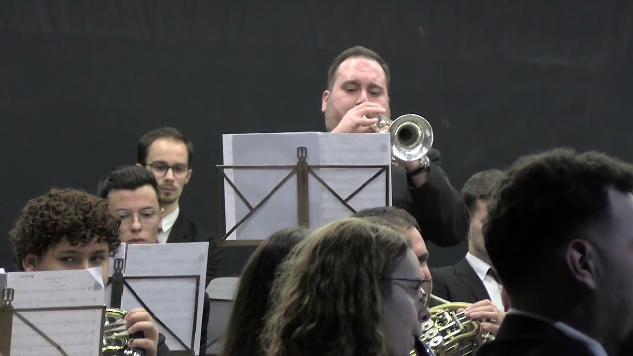 Banda U. M. Paramense (Maestro: Nuno Cachetas) "VILA EURACINI" de Vítor Resende - Solista: Ivo Costa