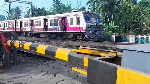 Furious Speedy Modern ICF Medha EMU & Old EMU Trains Skip Between Railgate | Indian Railways