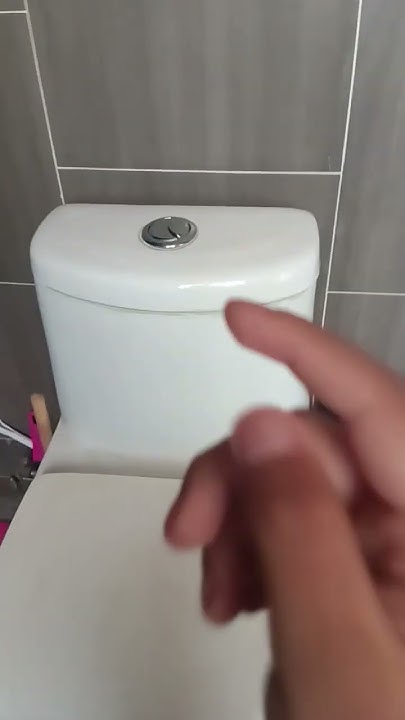 me fui al baño porque me anda la popó y no puedo hacer y no puedo ...